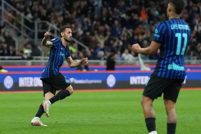 Hakan Calhanoglu Inter Milan